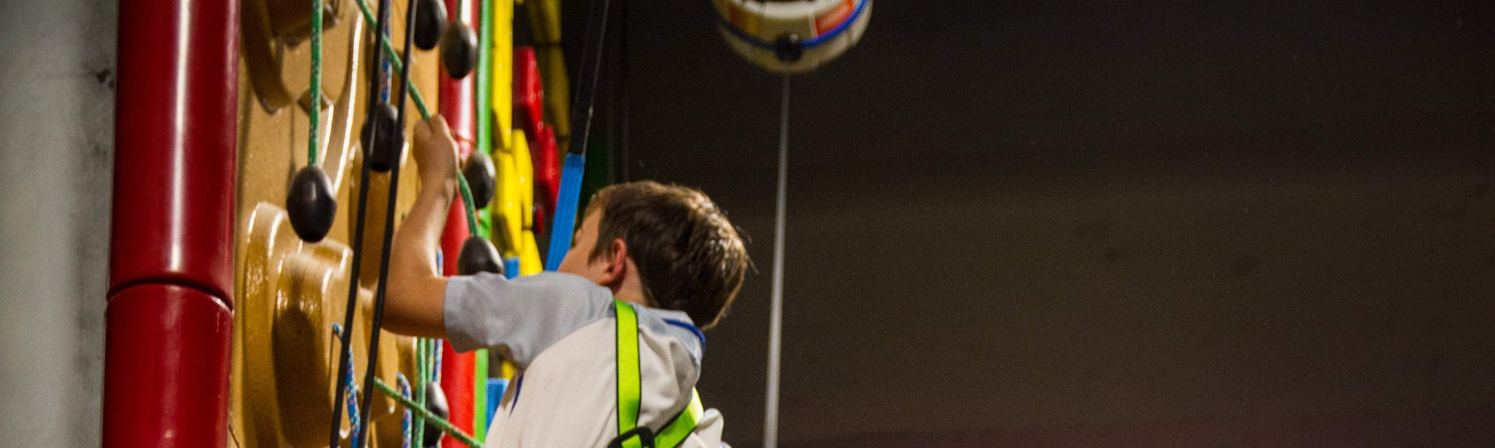 香港 Verm City 室內抱石體驗 | Clip N Climb 樂園